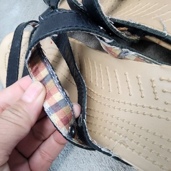 Crocs Shoes Womens Size 7 A Leigh Black Leather Slip On Wedge Sandals *GUC* - Picture 11 of 12